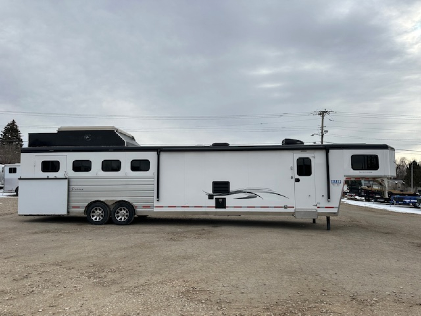 Trailer Photo 2