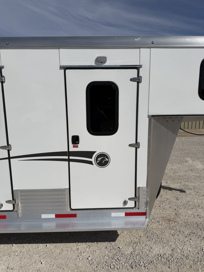 Trailer Photo 12
