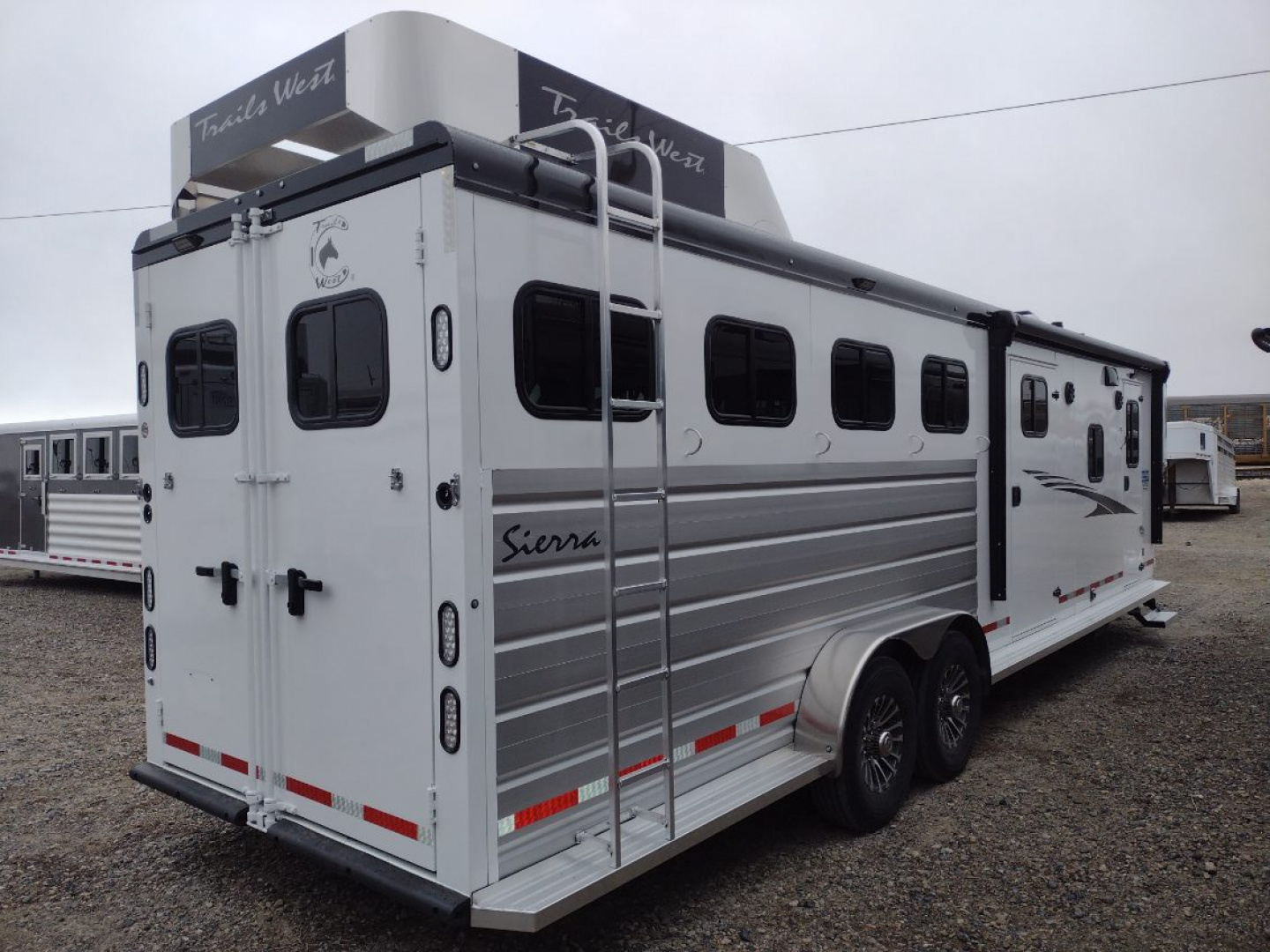 Trailer Photo 3