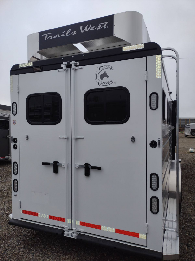 Trailer Photo 4