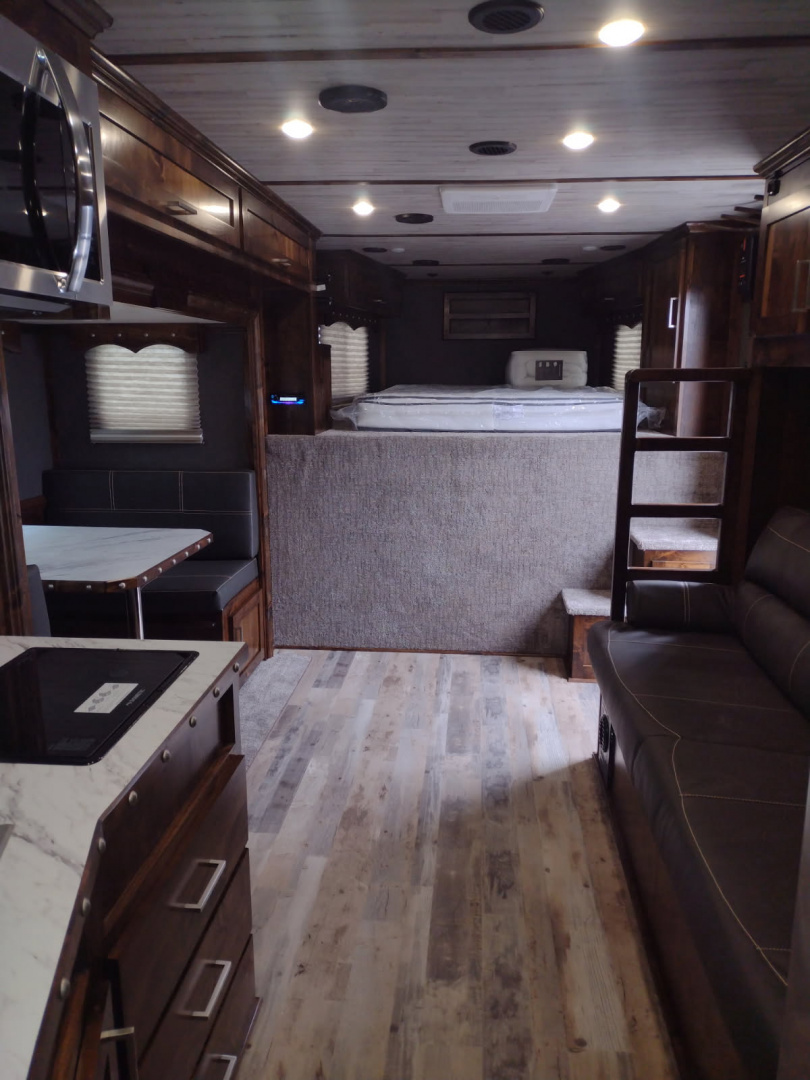 Trailer Photo 16