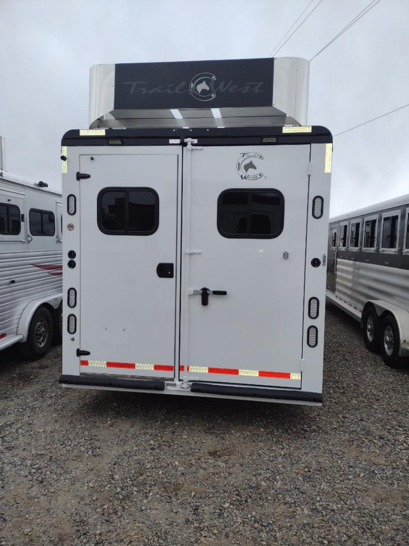 Trailer Photo 4