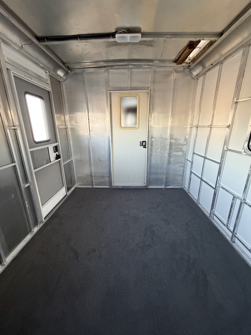 Trailer Photo 15