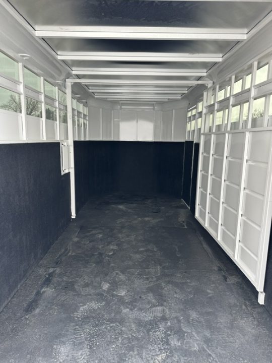 Trailer Photo 5