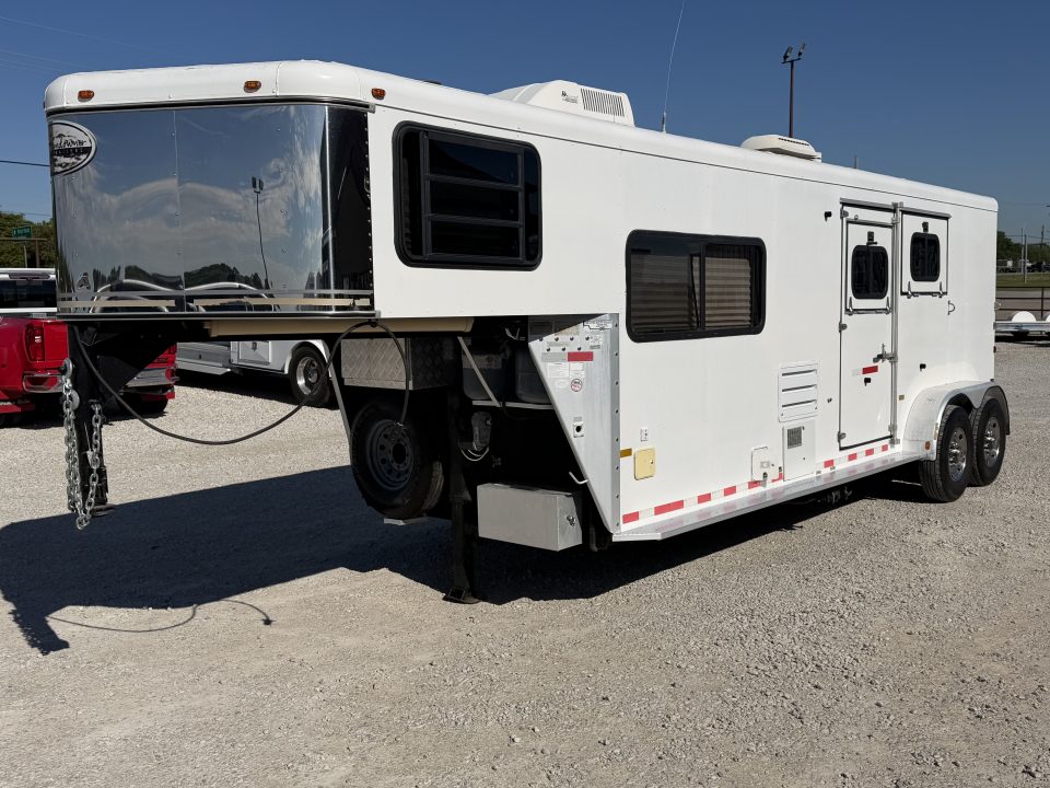 Trailer Photo 2