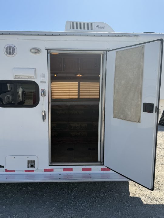 Trailer Photo 11