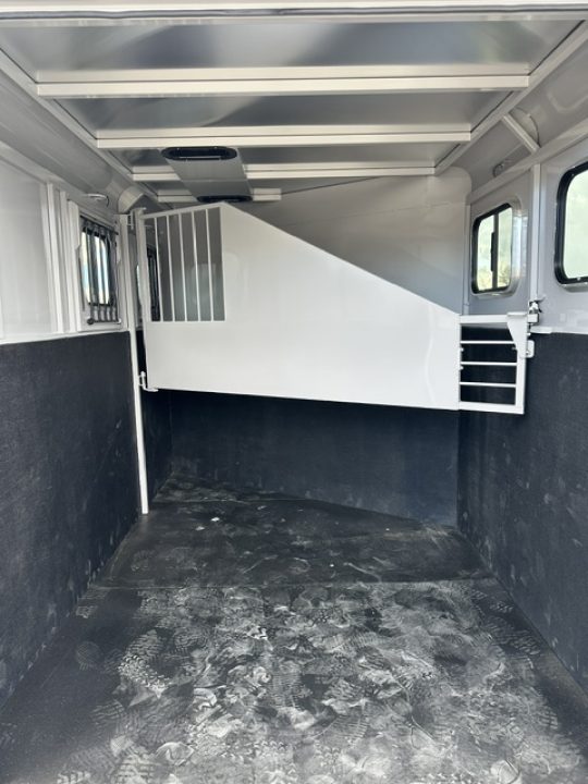 Trailer Photo 7