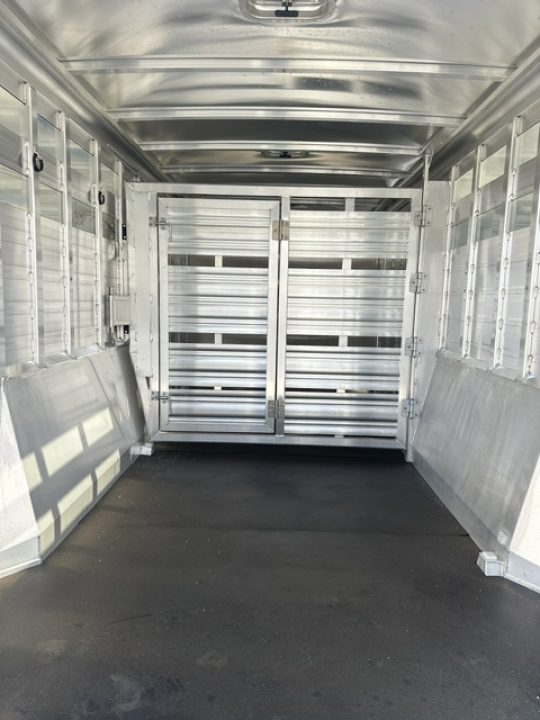Trailer Photo 7
