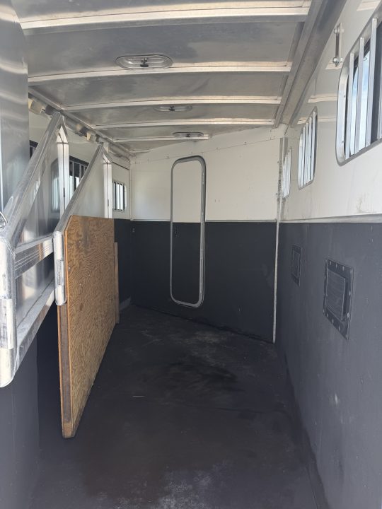 Trailer Photo 10