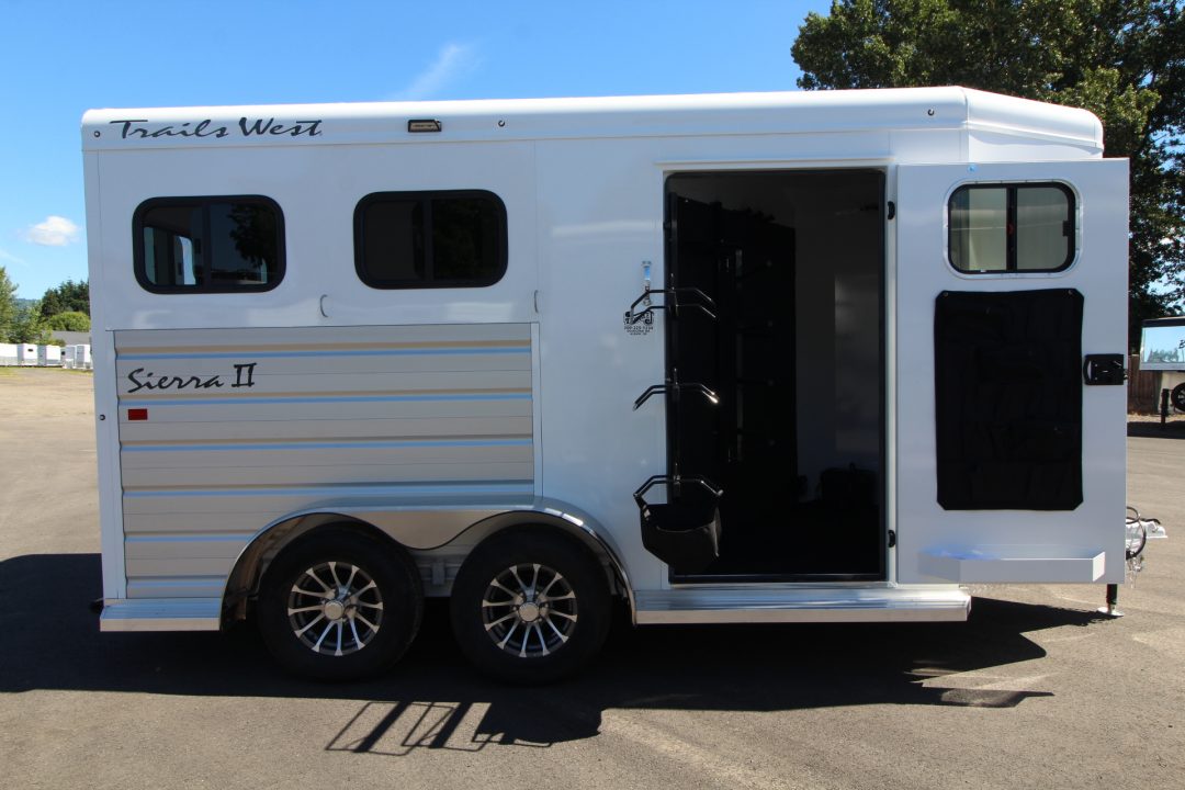 2027 Trails West sierra ii 2 horse comfort pkg