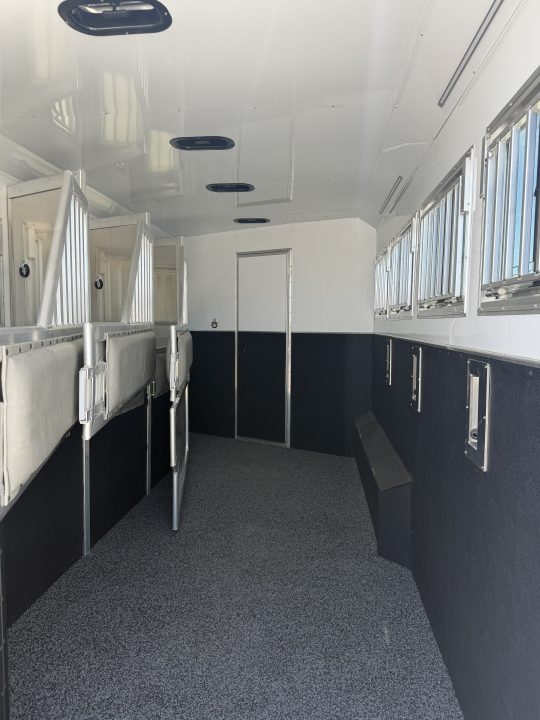Trailer Photo 13