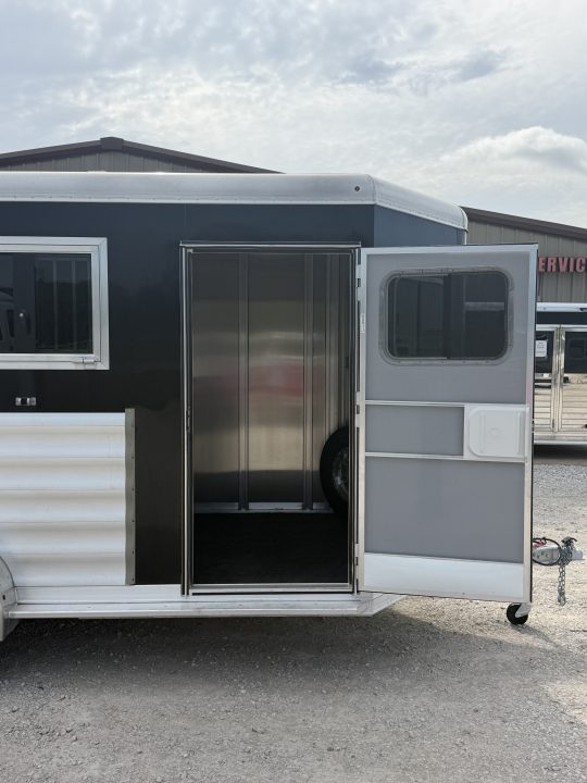 Trailer Photo 11