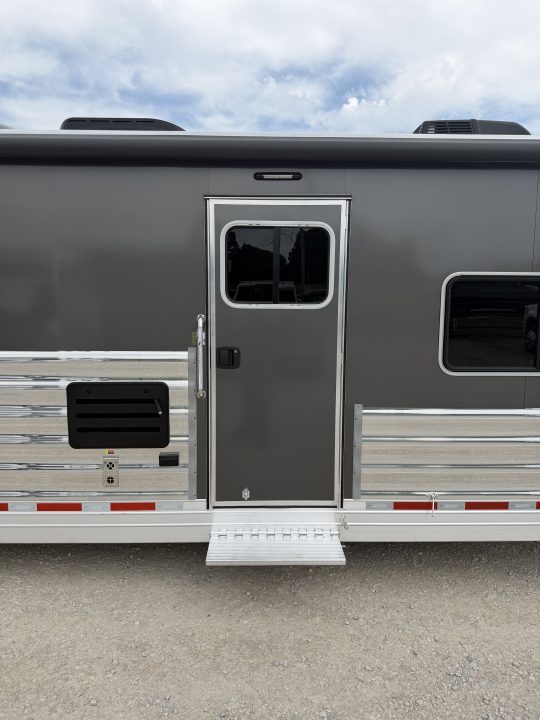 Trailer Photo 12