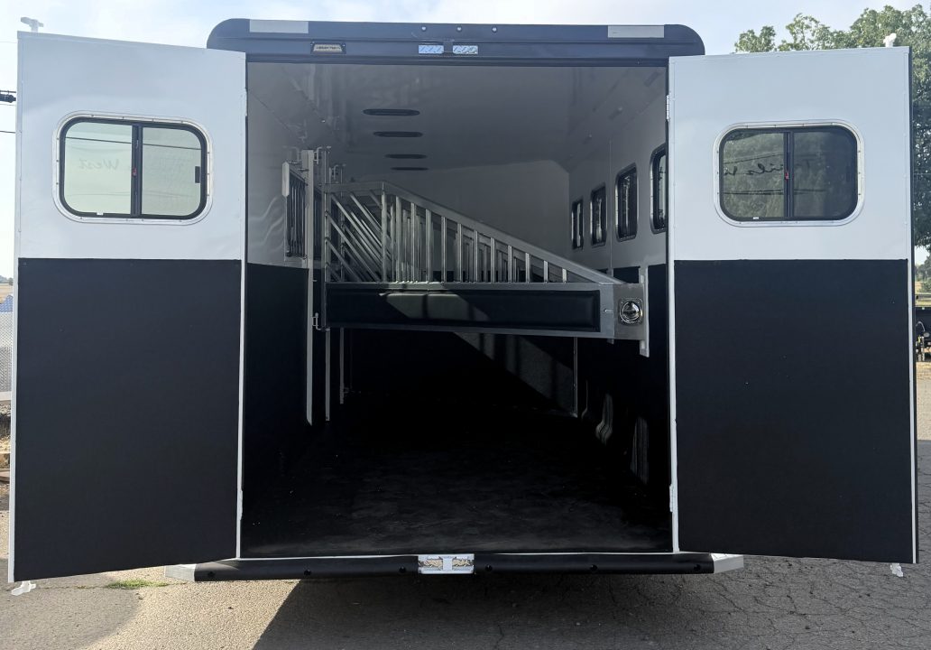 Trailer Photo 4