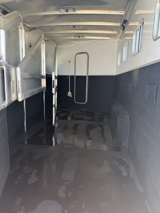 Trailer Photo 12