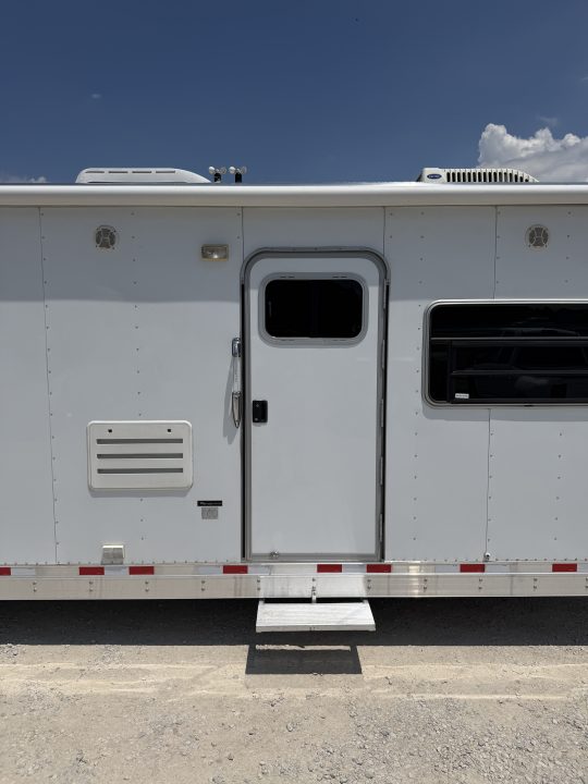 Trailer Photo 13