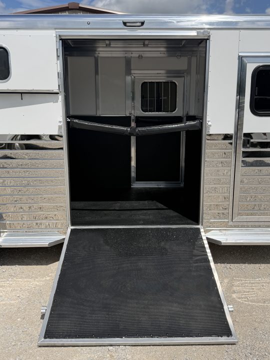 Trailer Photo 12