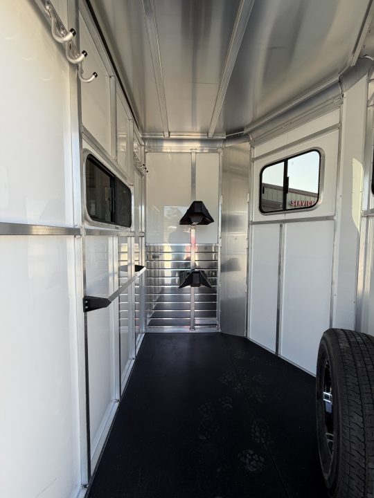 Trailer Photo 9