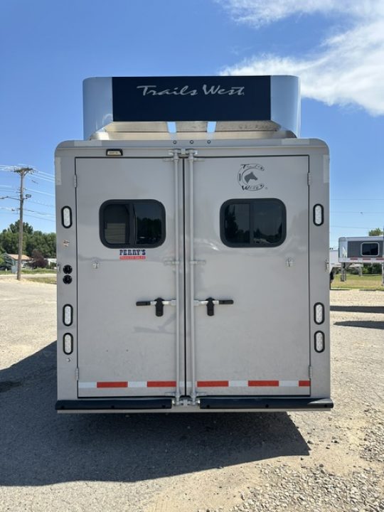 Trailer Photo 4