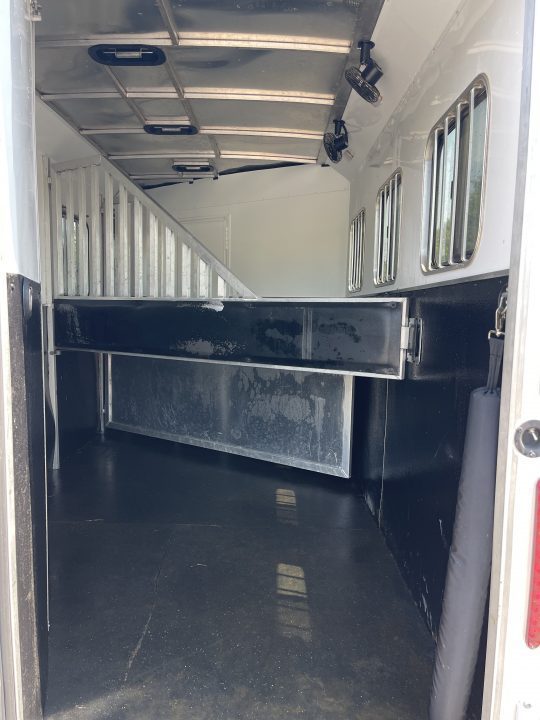 Trailer Photo 24