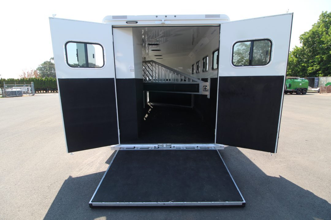 Trailer Photo 11