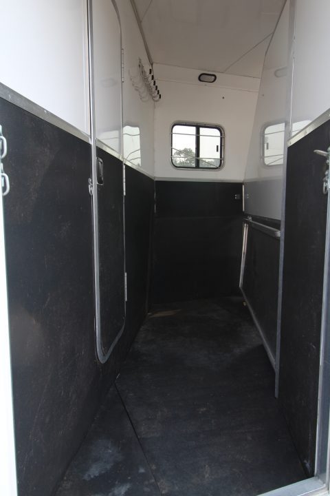 Trailer Photo 13