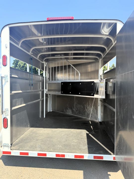 Trailer Photo 4