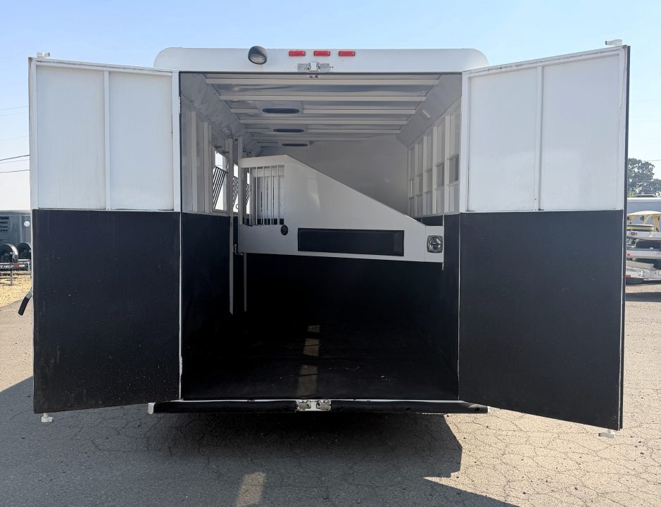 Trailer Photo 4