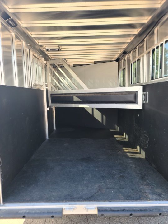 Trailer Photo 7