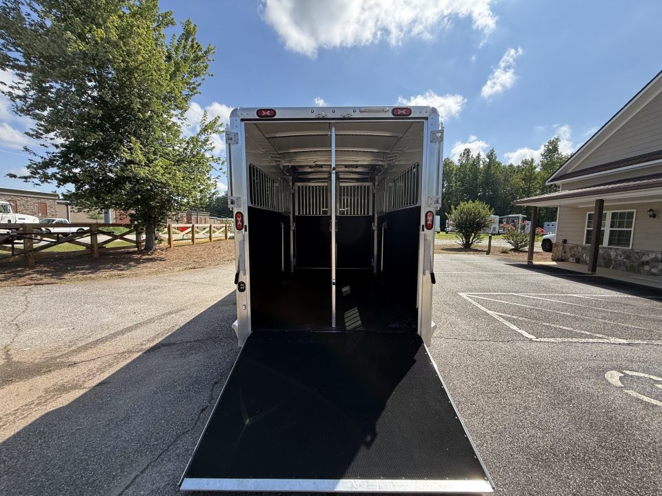 Trailer Photo 11