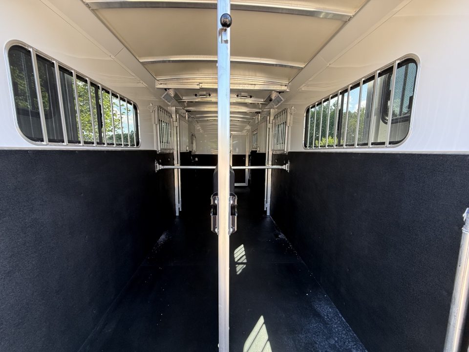 Trailer Photo 16