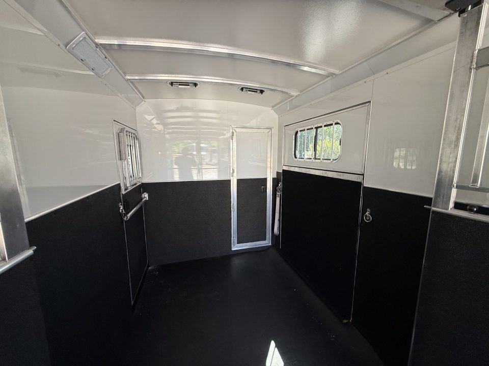 Trailer Photo 19