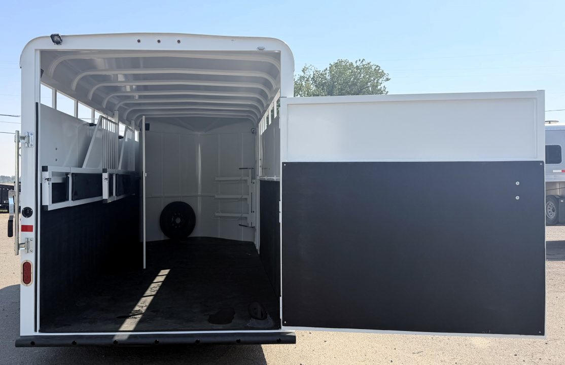 Trailer Photo 4