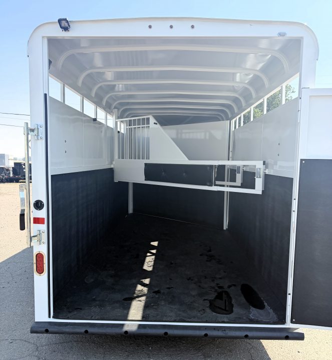 Trailer Photo 5
