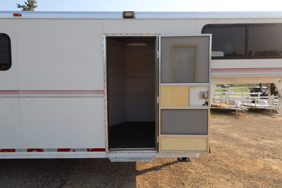 Trailer Photo 13