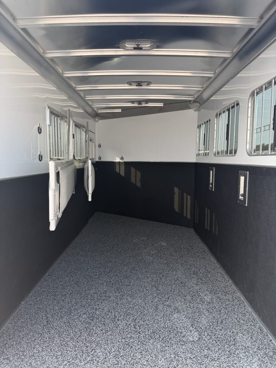 Trailer Photo 10