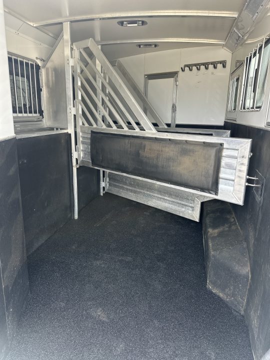 Trailer Photo 8