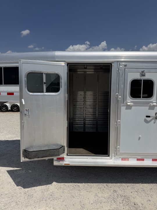 Trailer Photo 11