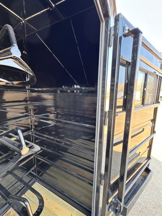 Trailer Photo 11