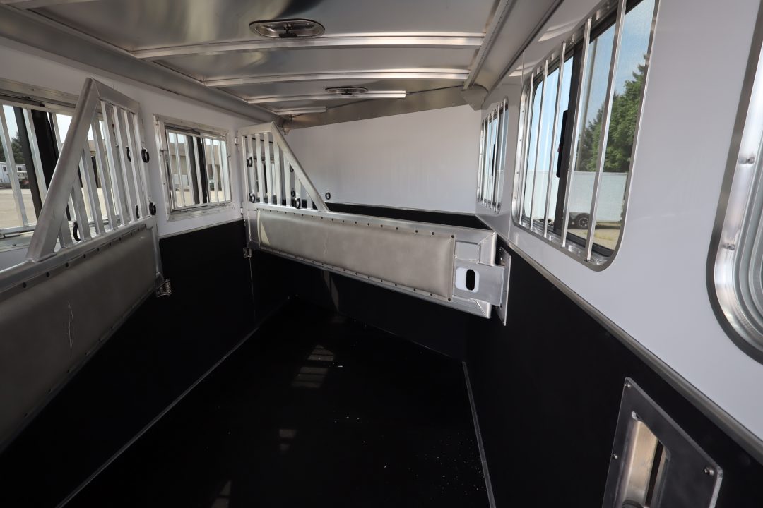 Trailer Photo 12