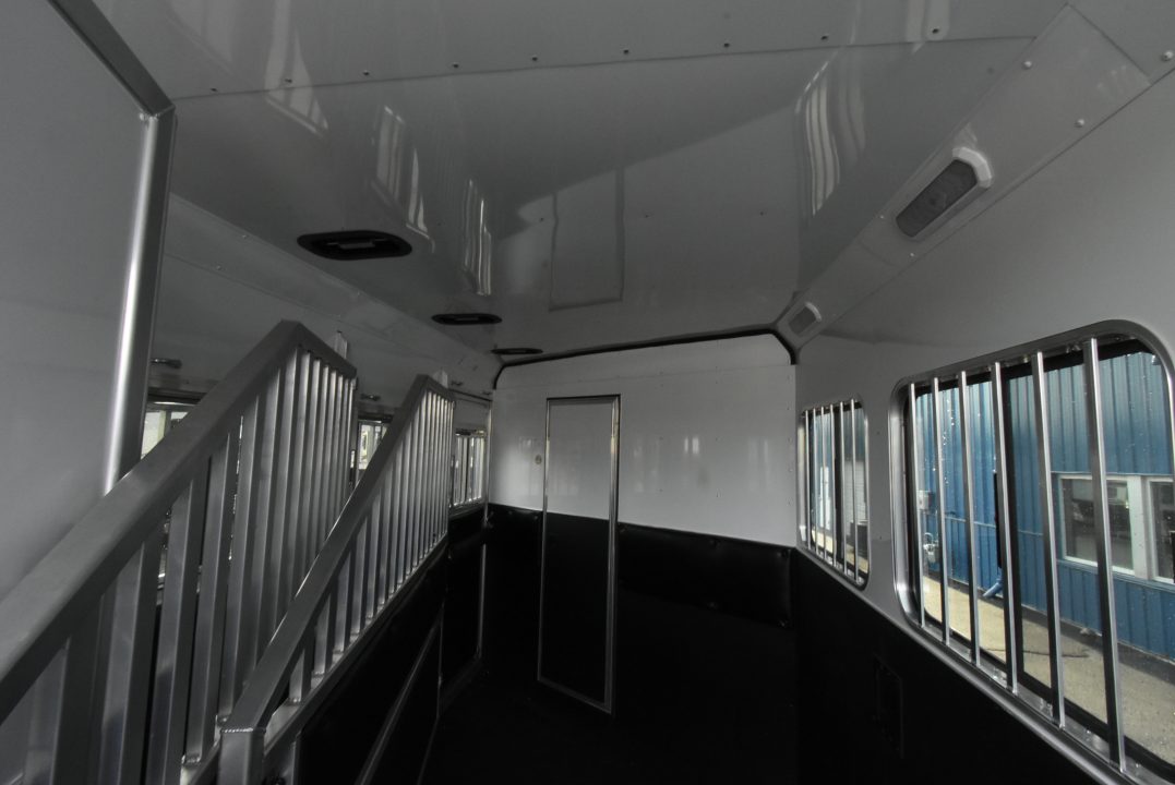 Trailer Photo 10