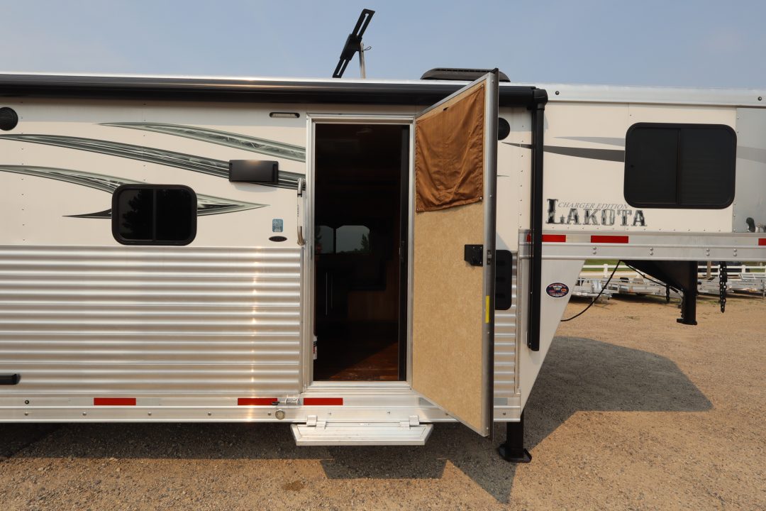 Trailer Photo 16
