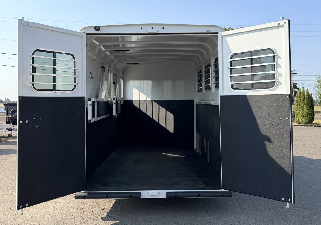 Trailer Photo 4