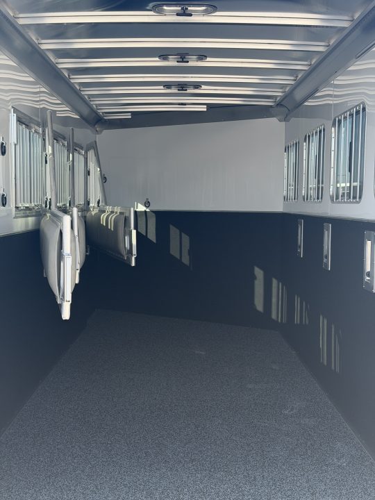 Trailer Photo 8