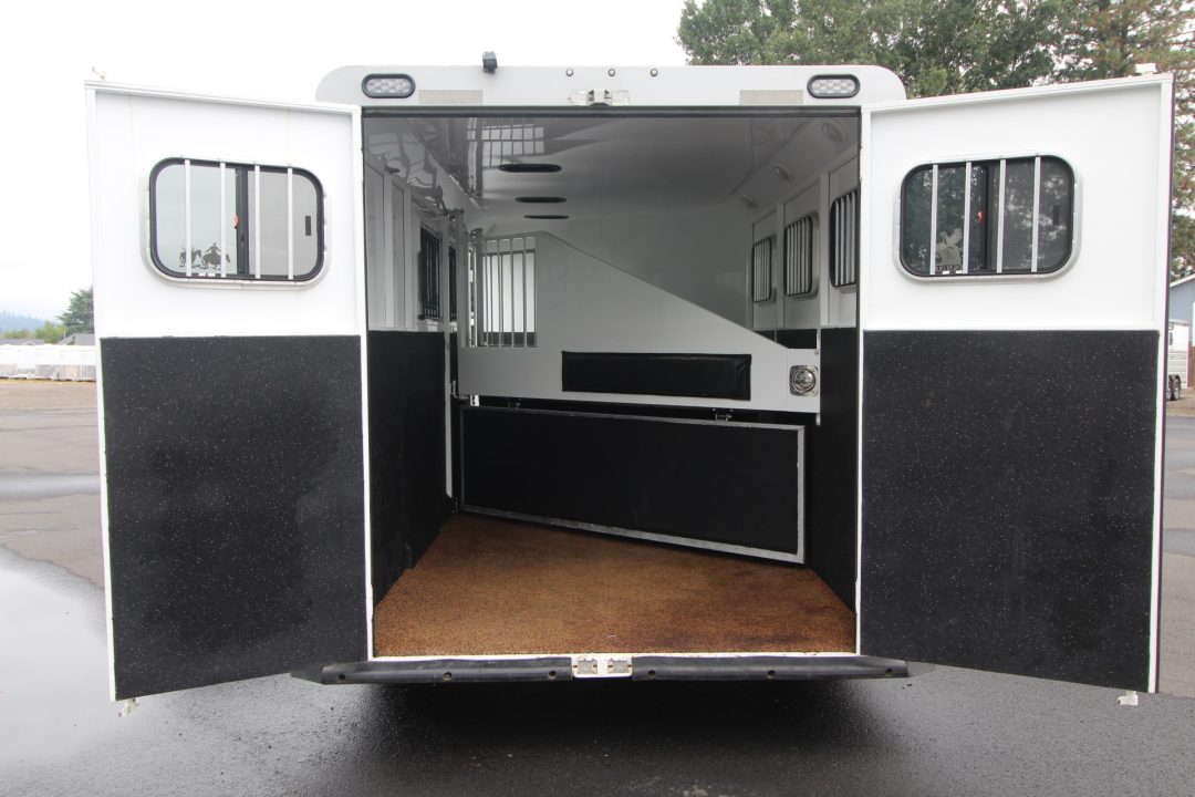 Trailer Photo 10