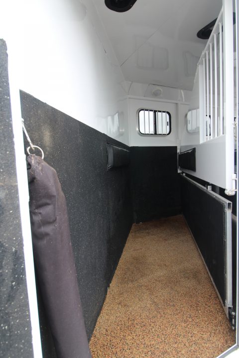 Trailer Photo 12