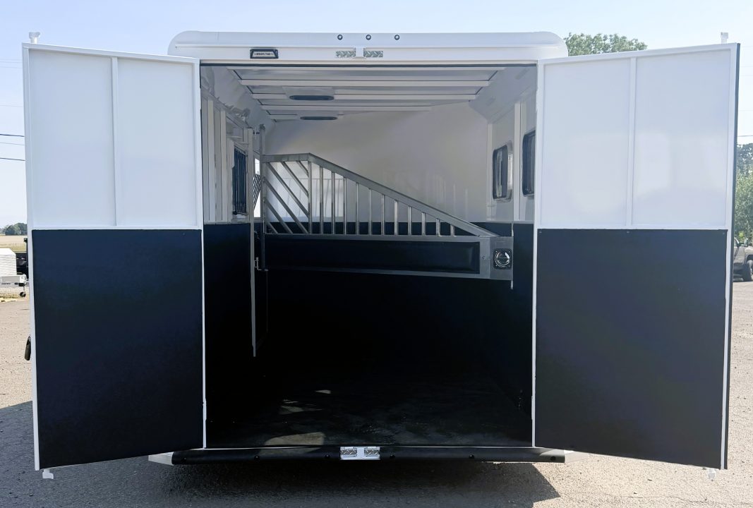 Trailer Photo 4