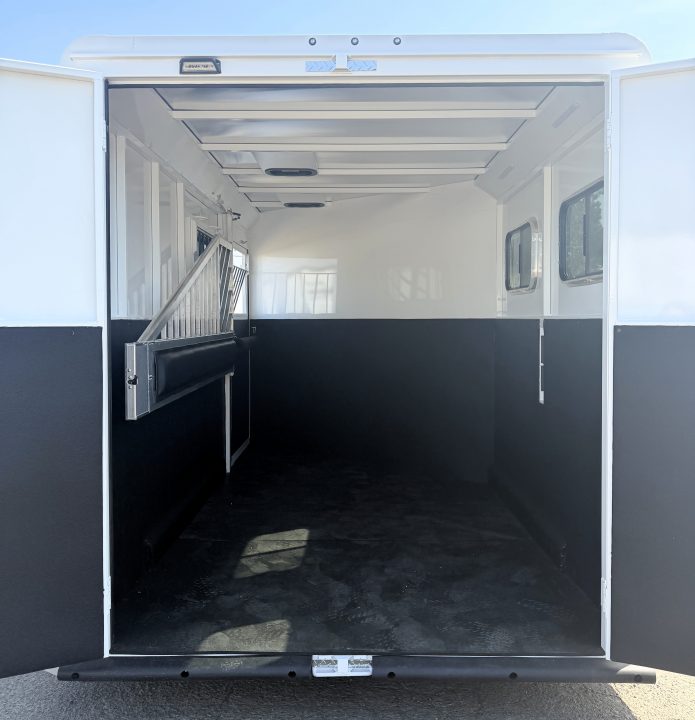 Trailer Photo 5