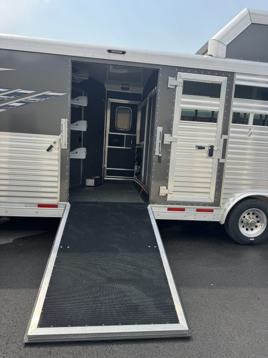 Trailer Photo 8