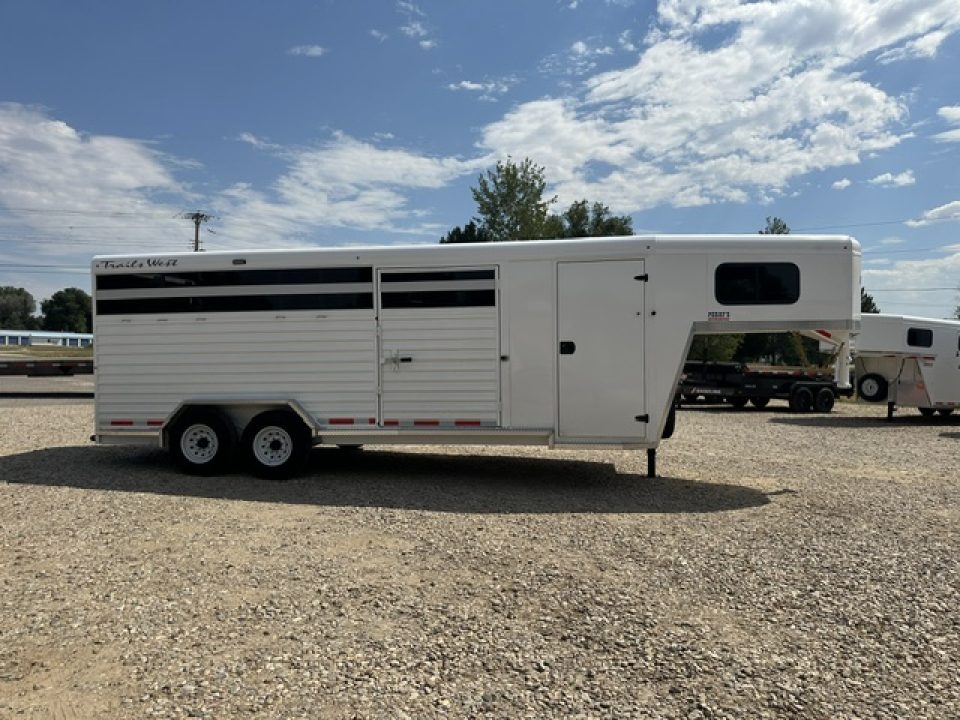 Trailer Photo 2